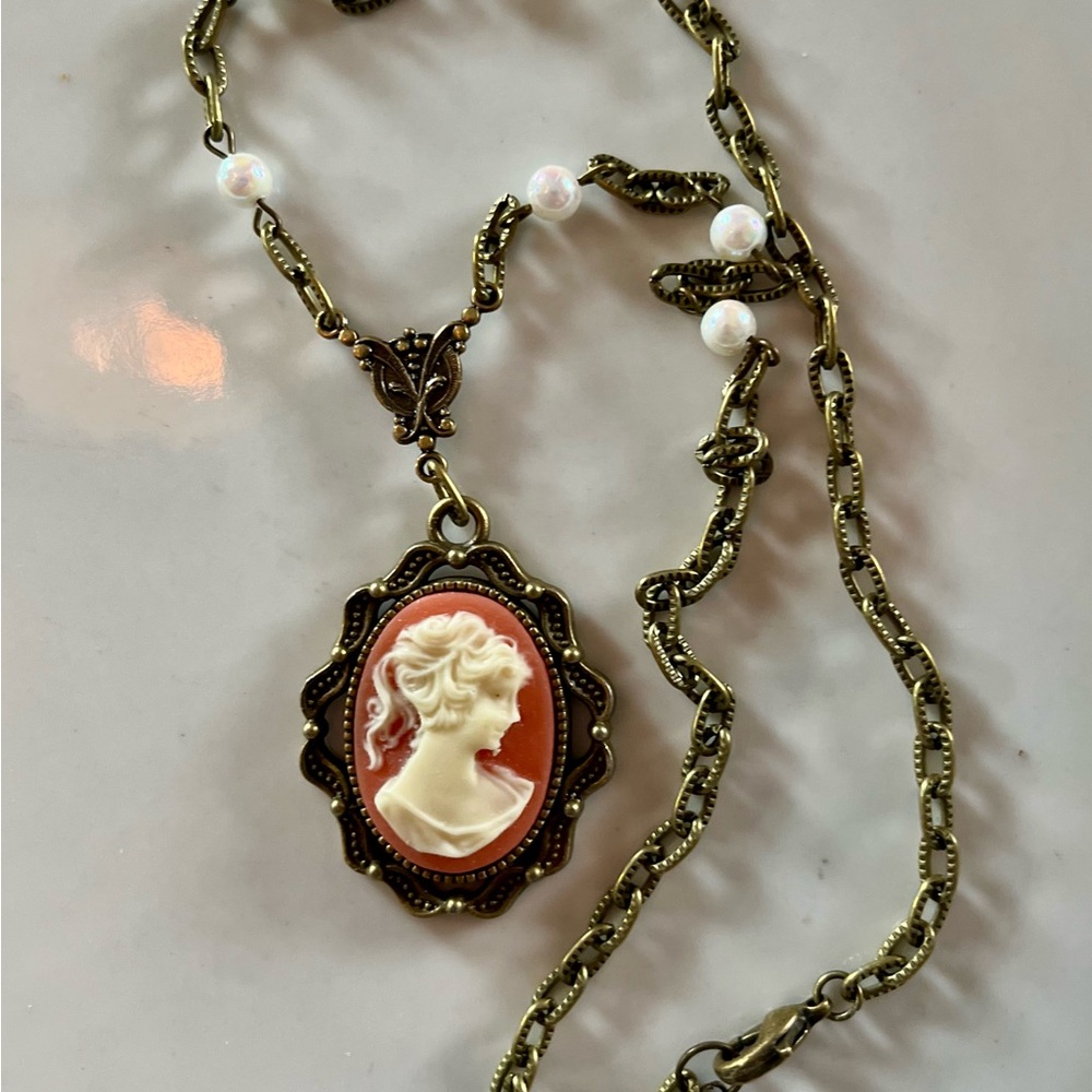 Vintage Style Cameo Necklace Cream & Carnelian Victorian Lady Vintage Cameo